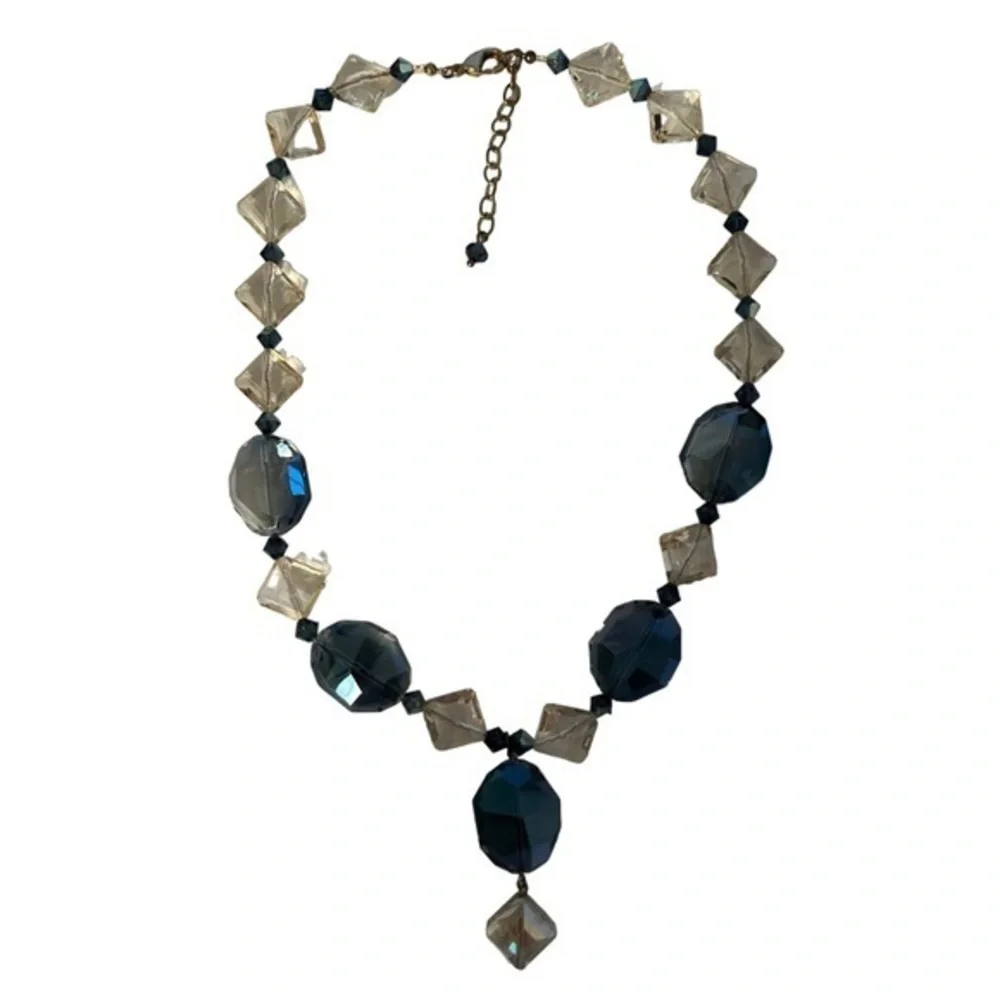 Beautiful Vintage Glass And Crystal Necklace